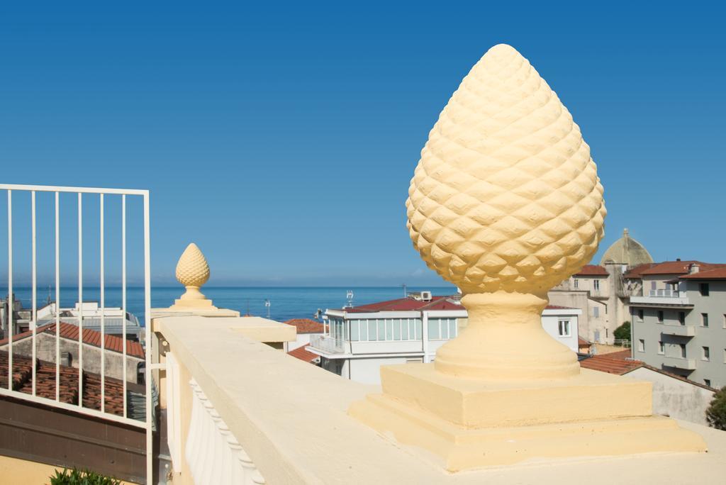 Residence Colombo Viareggio Exterior foto